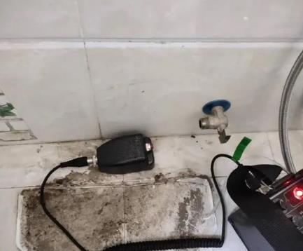 东区屋顶漏水维修公司分享下卫生间漏水的危害及解决方法